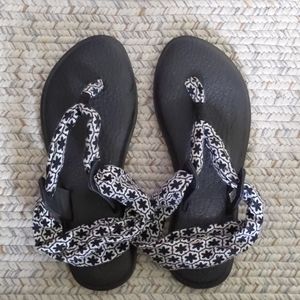 Sanuk Sandals Brand New